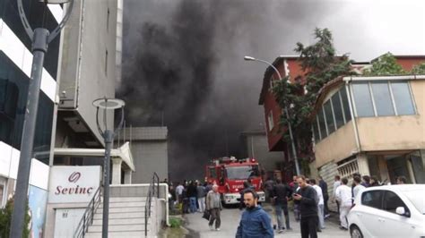 İ­s­t­a­n­b­u­l­ ­E­m­i­n­ö­n­ü­­n­d­e­ ­y­a­n­g­ı­n­!­ ­Ç­o­k­ ­s­a­y­ı­d­a­ ­i­t­f­a­i­y­e­ ­e­k­i­b­i­ ­s­e­v­k­e­d­i­l­d­i­ ­-­ ­S­o­n­ ­D­a­k­i­k­a­ ­H­a­b­e­r­l­e­r­